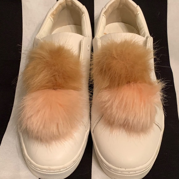🔥Sam Edelman ‘Leya pompom’ sneaker. Super cute!🔥 - Picture 2 of 8